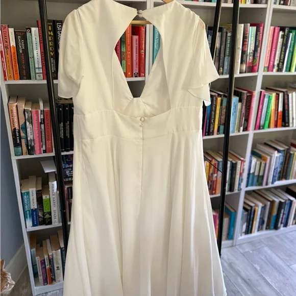 Stylish White Midi Dress - Picture 5 of 5